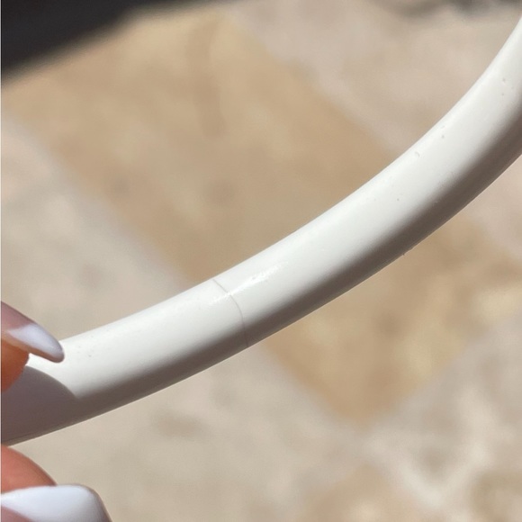 Chanel white plastic bangle - Picture 13 of 16